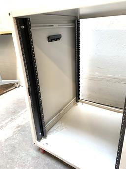 19" Wide Rolling Instrument Mini Rack 28" x 21" x 32.5"
