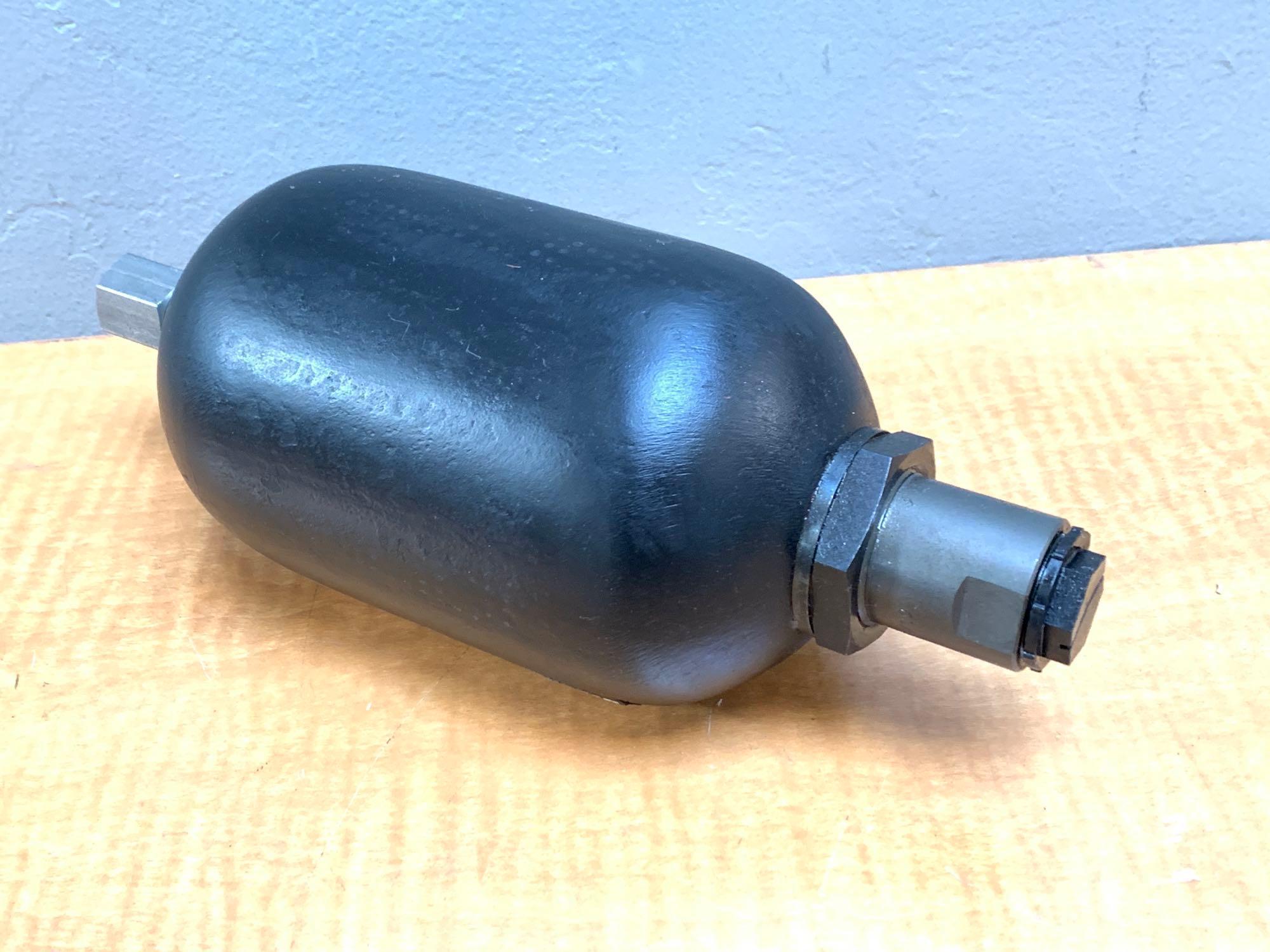 Parker Bladder Accumulator 1 Quart 3000 PSI