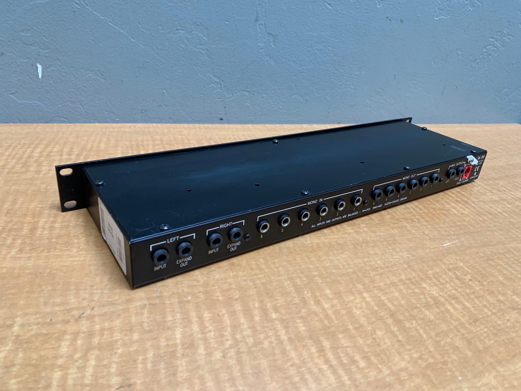 Rane SM26B 6-Channel Rackmount Splitter Mixer