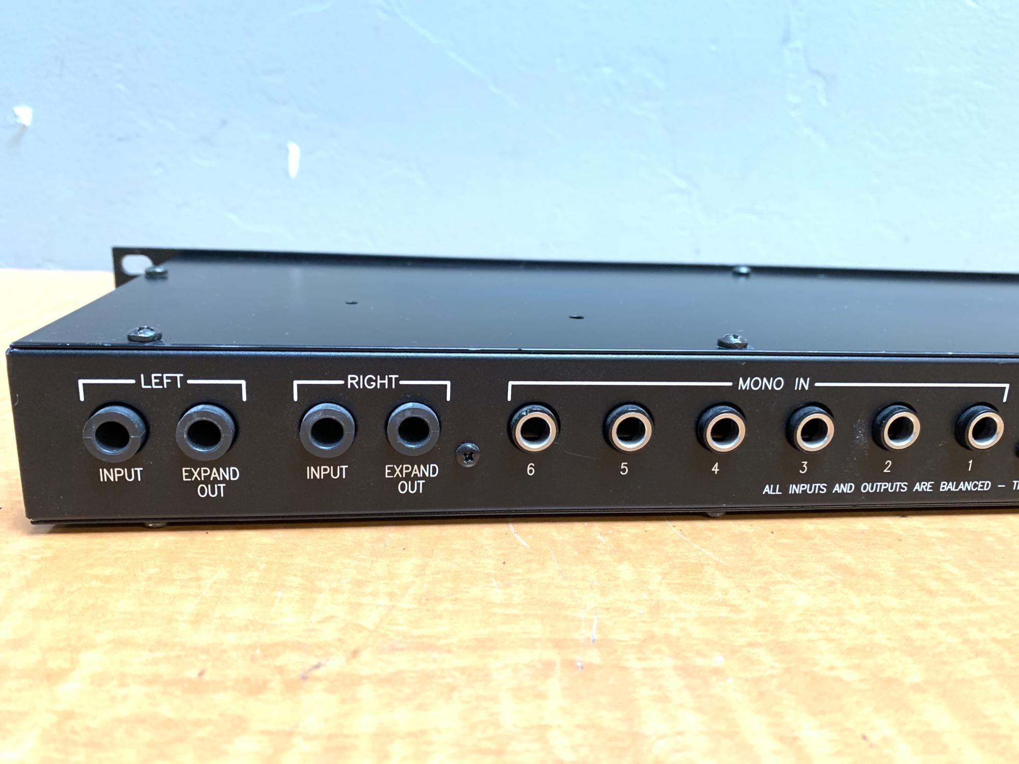 Rane SM26B 6-Channel Rackmount Splitter Mixer