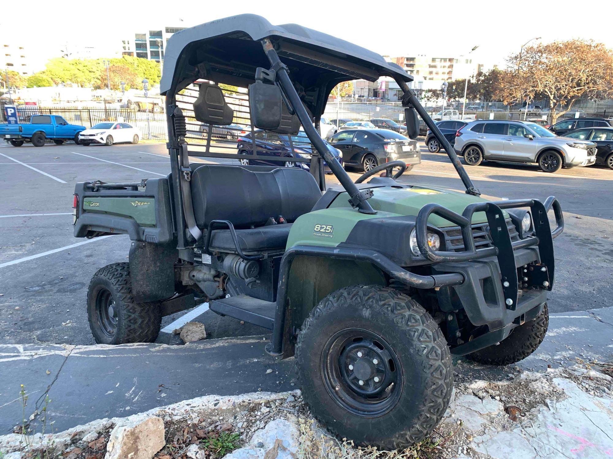 2013 John Deere Gator / Mule / Side by Side 825i EFI XUV IRS 4x4 GAS - RUNS! Low Gear Only