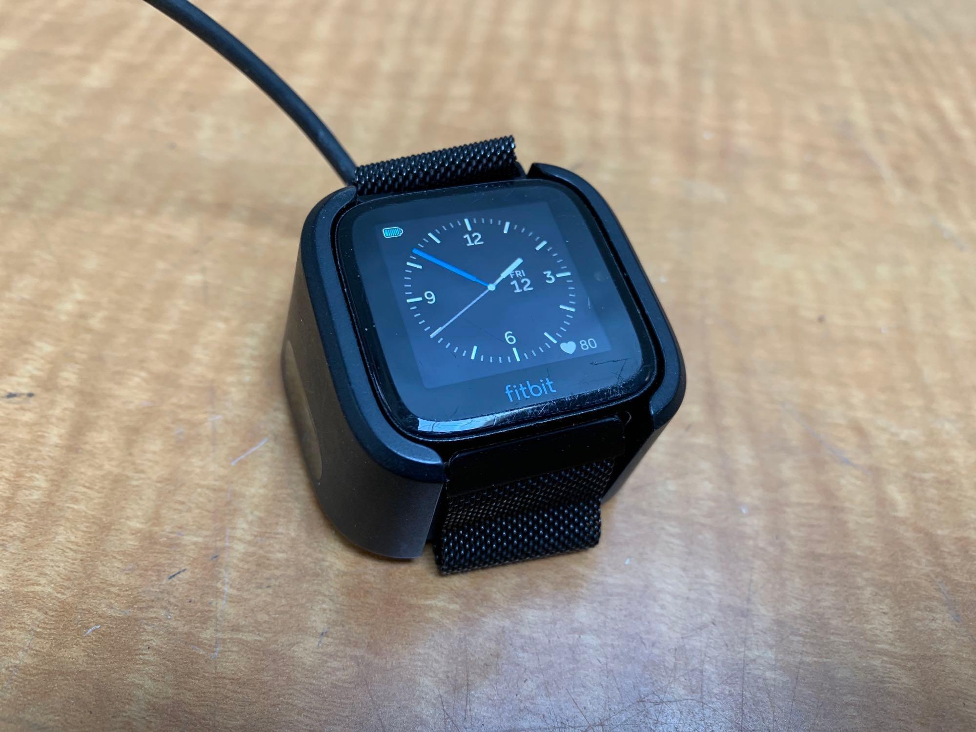 Fitbit Versa Fitness Smart Watch