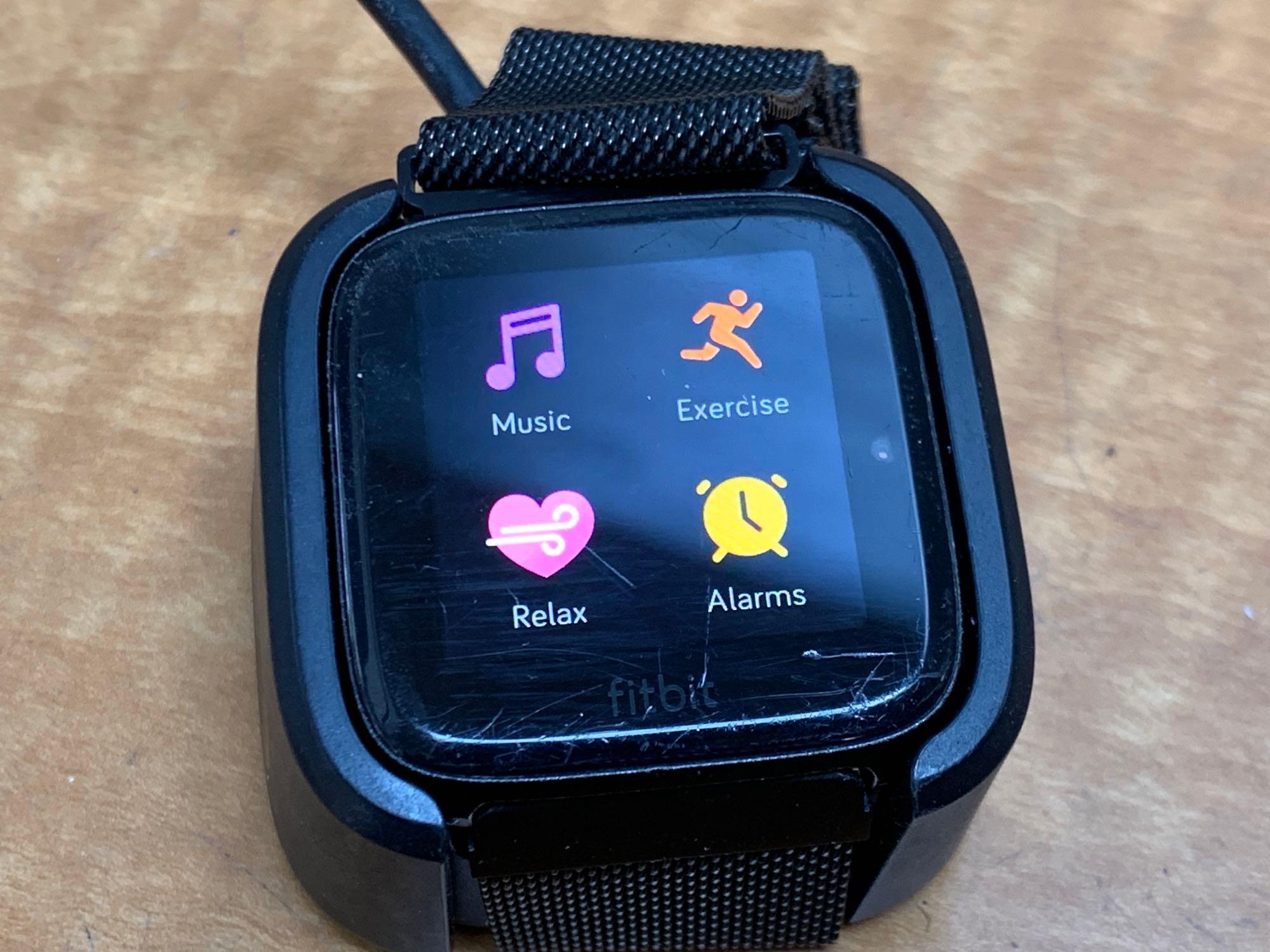 Fitbit Versa Fitness Smart Watch