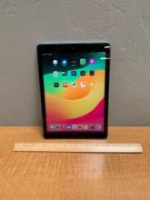 iPad MR7F2LL/A 6th Generation 9.7" Wi-fi Only 32GB Tablet - 2018