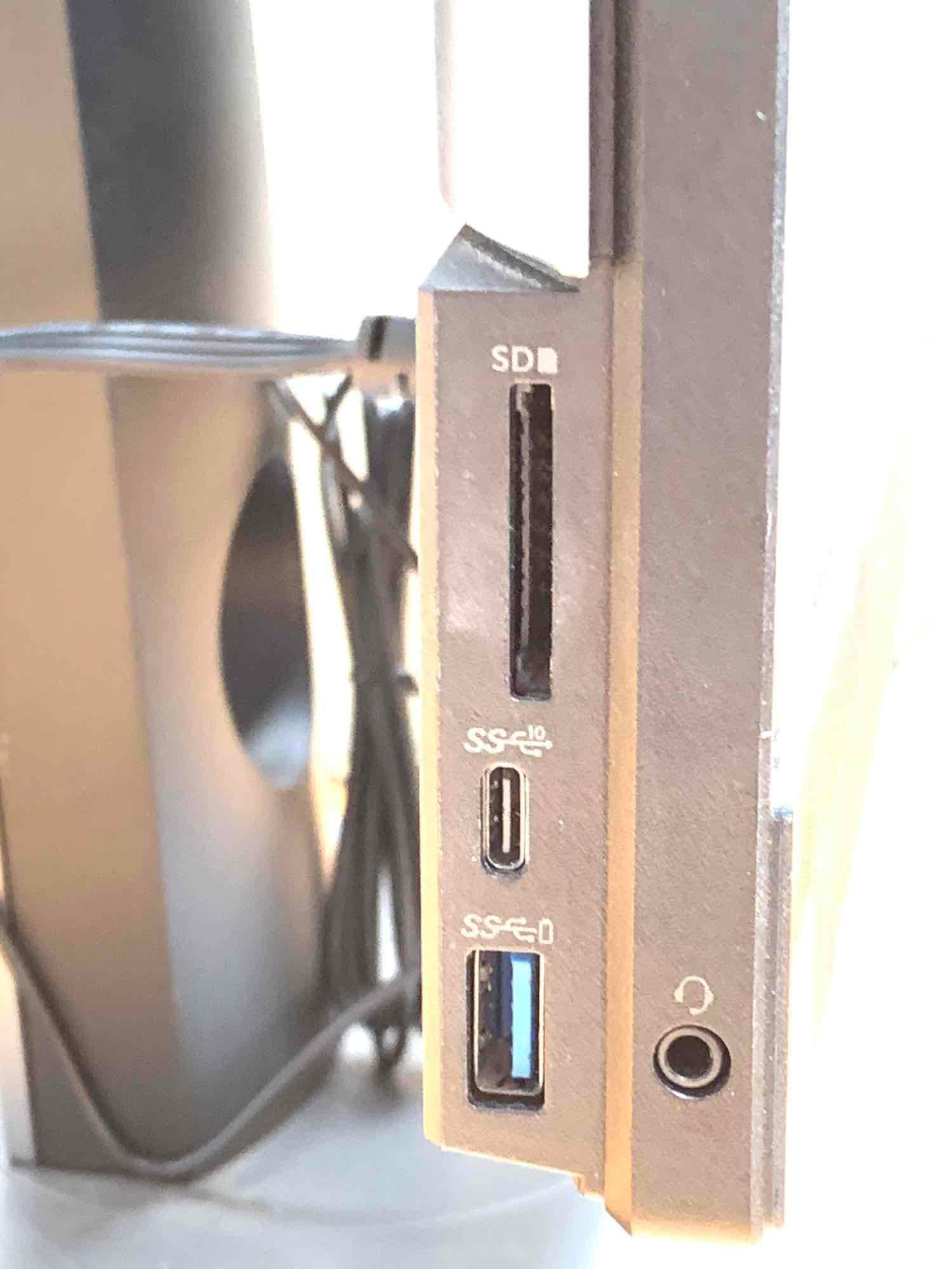 Dell Optiplex 7470 23.8" LCD AIO Intel i7-9700 3.0GHz 8GB DDR4 256GB SSD Wifi Bt HDMI Win 11