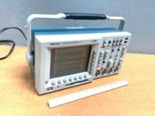 Tektronix 3054B 4 Channels 500MHz Digital Oscilloscope PARTS