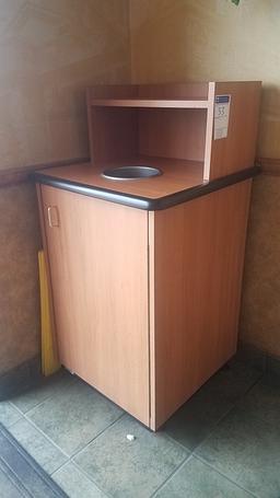 Trash receptacle