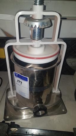 Sausage stuffer