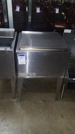Ice bin