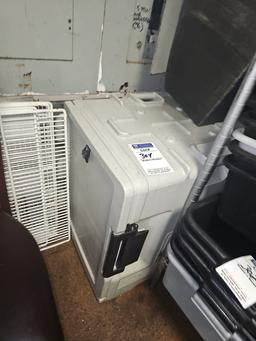 Cambro insulated transport container