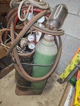 Portable acetylene tanks with torch