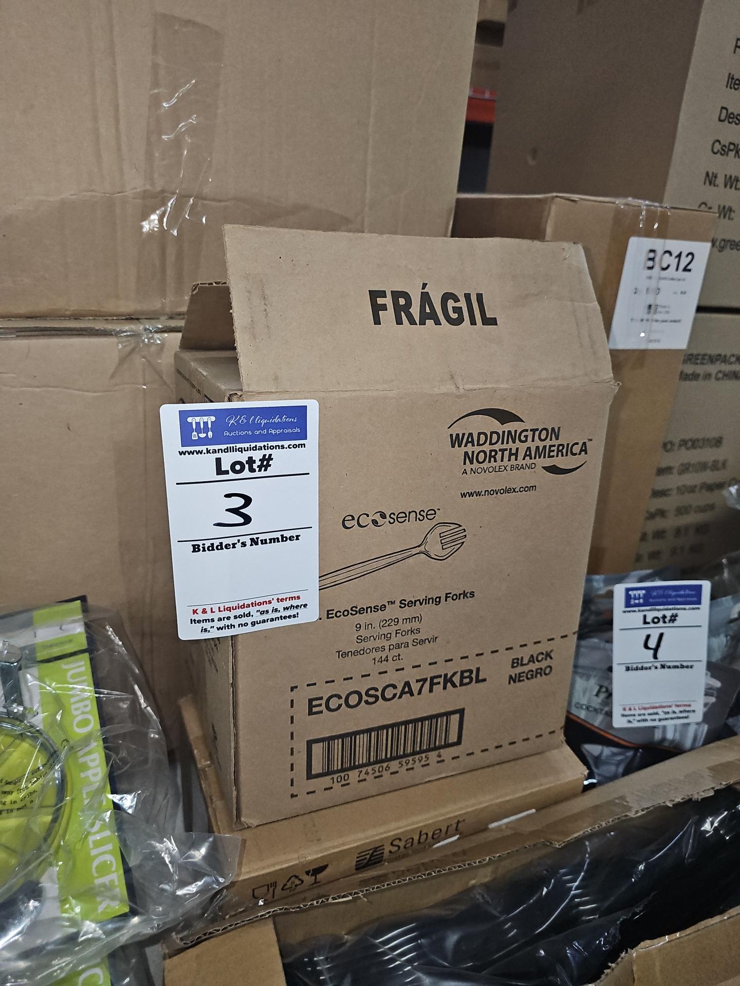 Assorted plasticware