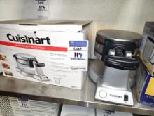 Electric waffle maker