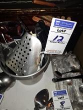 Assorted kitchen ware
