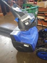 Electric snow blower with 40v battery