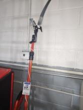 Manual tree pole pruner
