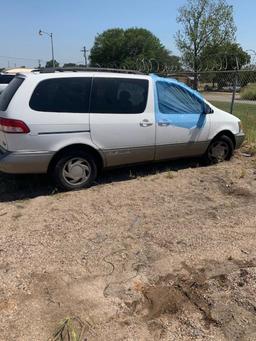 TOYOTA SIENNA