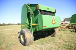 JD 568 HAY BALER