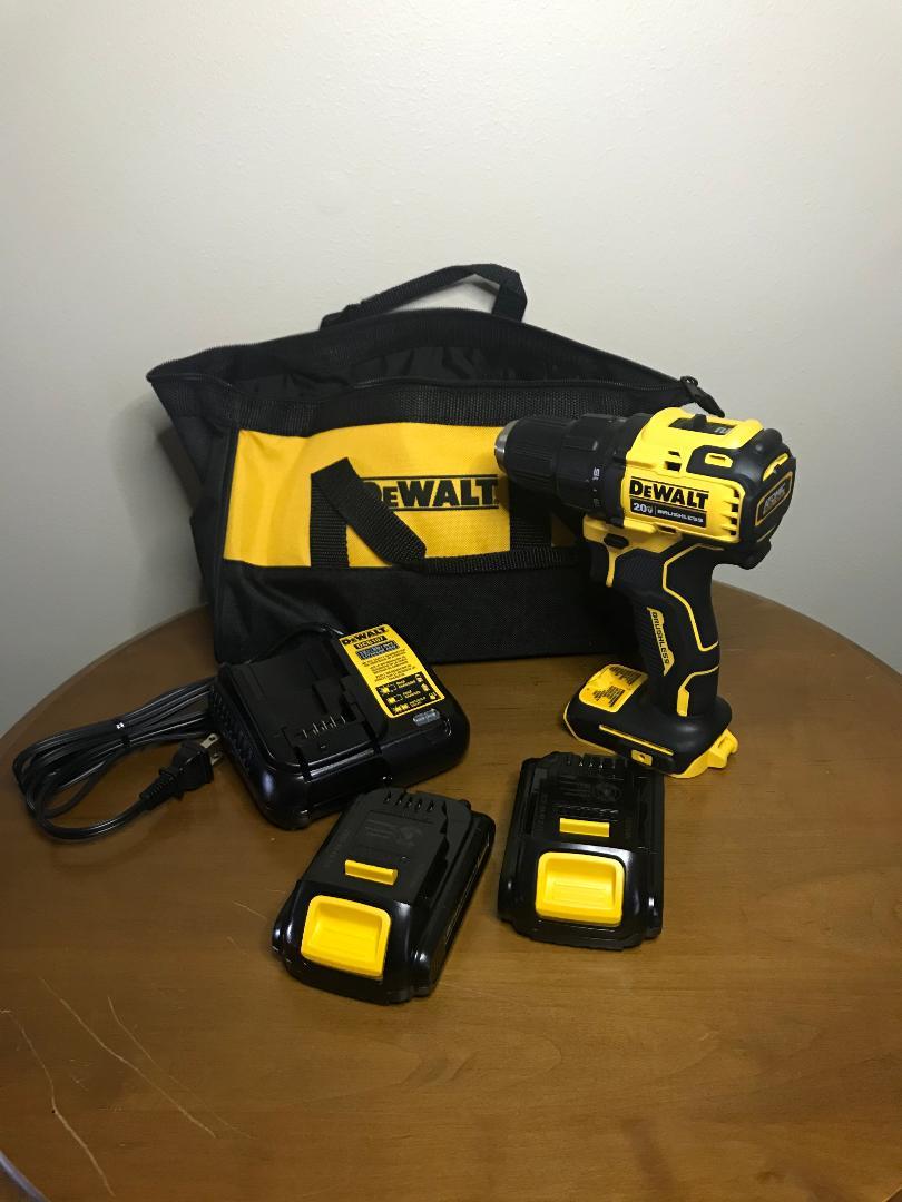 DEWALT 20 VOLT CORDLESS DRILL