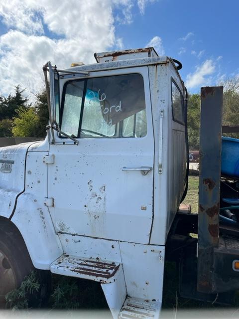 1982 FORD SERVICE TRUCK