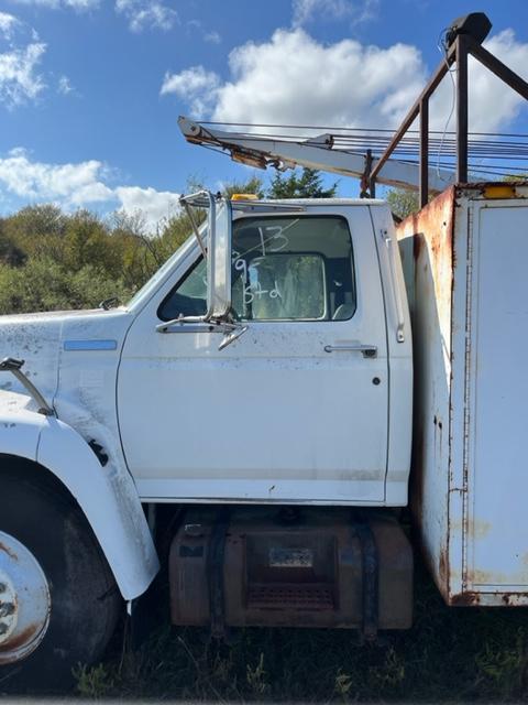 1995 FORD SERVICE W CRANE