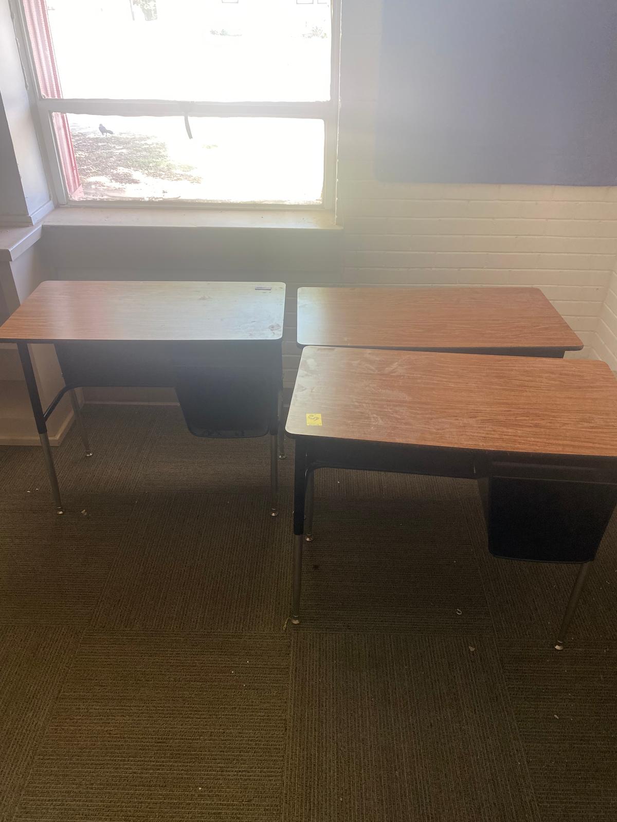 STUDENT DESKS