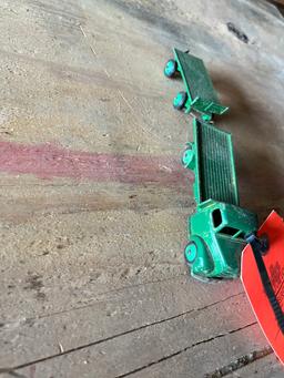 DINKY TOYS FORDSON/TRAILER