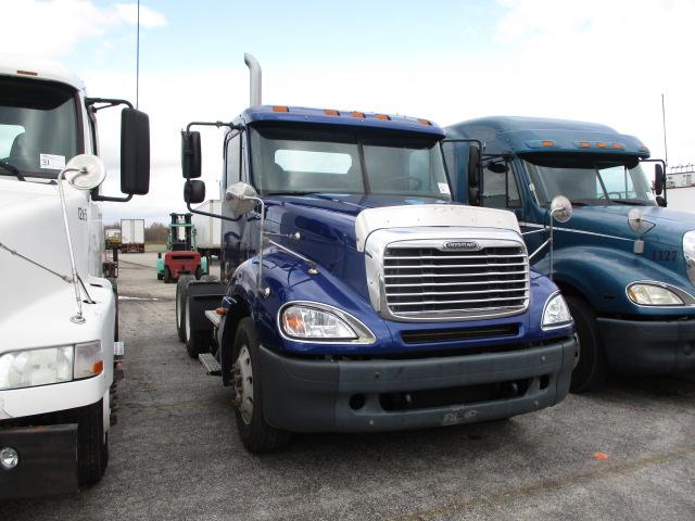 2006 FREIGHTLINER CL12064ST Columbia Conventional