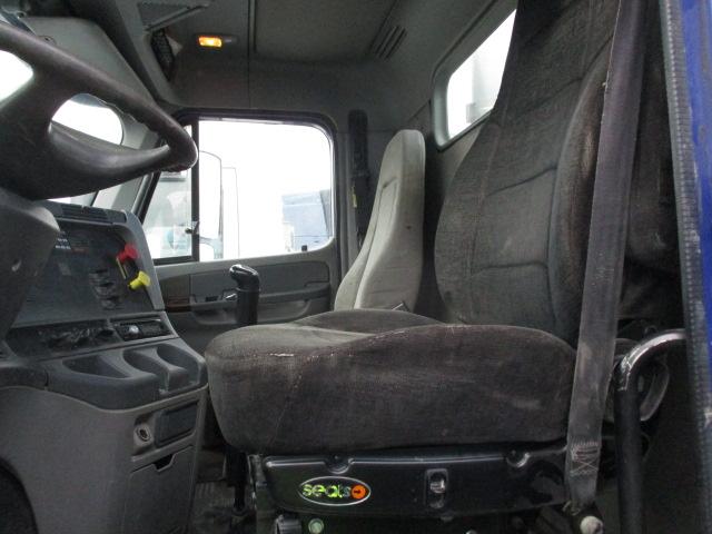 2006 FREIGHTLINER CL12064ST Columbia Conventional