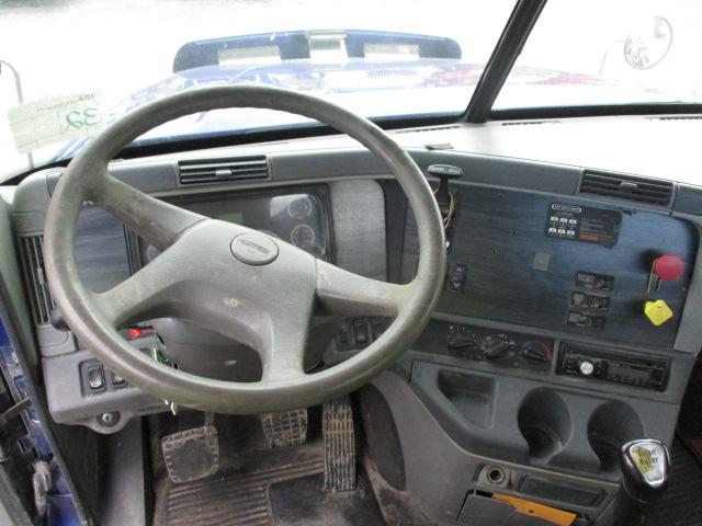 2006 FREIGHTLINER CL12064ST Columbia Conventional