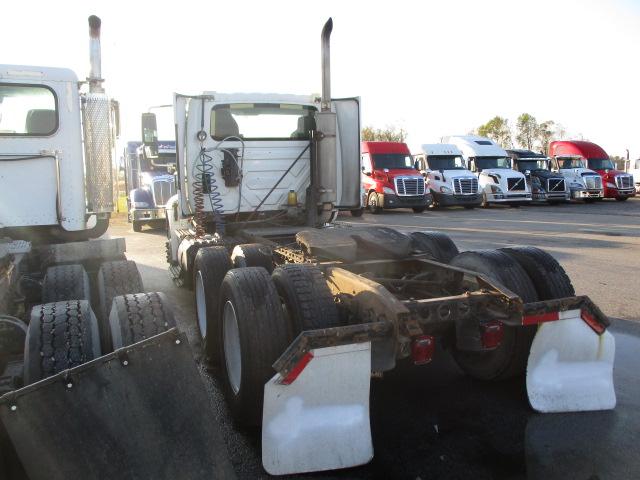2005 INTERNATIONAL 8600 Conventional