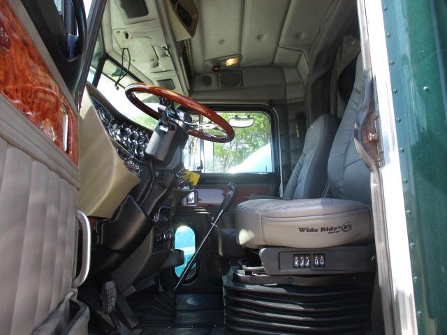 2004 PETERBILT 379 Extended Hood Ultra Cab Conventional