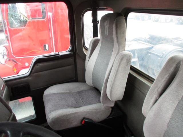 2006 KENWORTH T300 Conventional