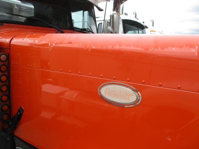 2000 PETERBILT 379 Extended Hood Ultra Cab