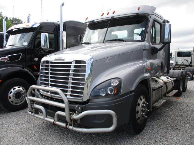 2018 FREIGHTLINER Cascadia CA12564ST Conventional