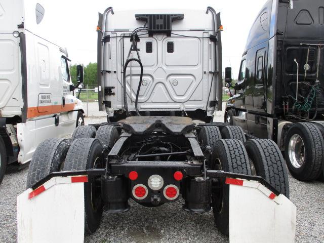 2016 FREIGHTLINER Cascadia CA12564ST Conventional