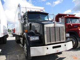 1996 KENWORTH T800 Van Truck