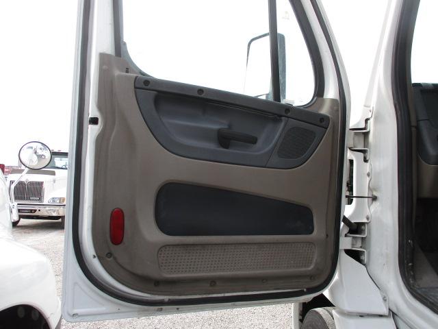 2016 FREIGHTLINER Cascadia CA11364ST Conventional