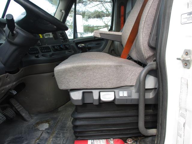 2016 FREIGHTLINER Cascadia CA11364ST Conventional