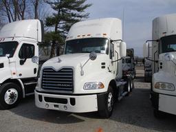 2016 MACK CXU613 Pinnacle Conventional