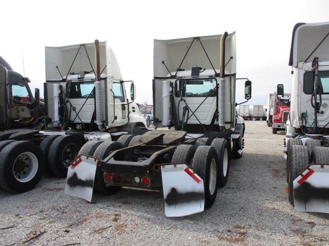 2016 MACK CXU613 Pinnacle Conventional