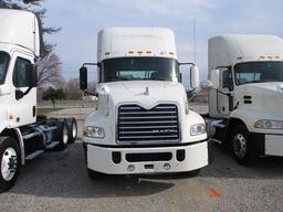 2016 MACK CXU613 Pinnacle Conventional
