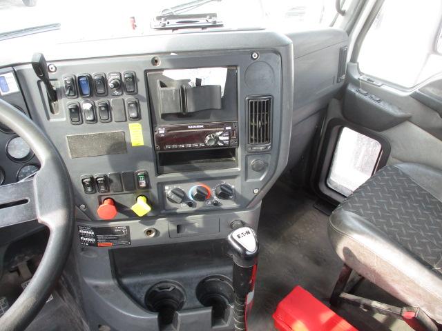 2016 MACK CXU613 Pinnacle Conventional