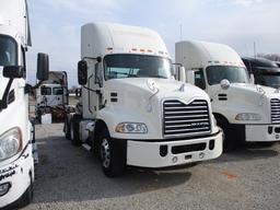2016 MACK CXU613 Pinnacle Conventional