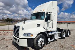 2016 MACK CXU613 Pinnacle Conventional