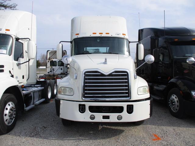 2016 MACK CXU613 Pinnacle Conventional