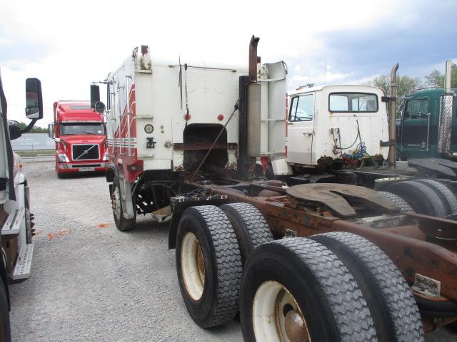 1986 FREIGHTLINER FLA8664T Cab Over