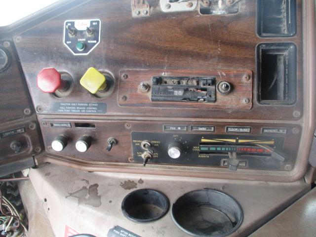 1986 FREIGHTLINER FLA8664T Cab Over
