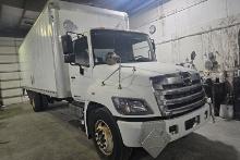 2017 HINO 338 Van Truck