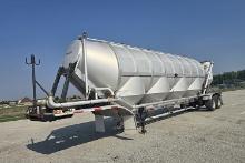 1996 POLAR 44 Ft. Aluminum Pneumatic Tanker